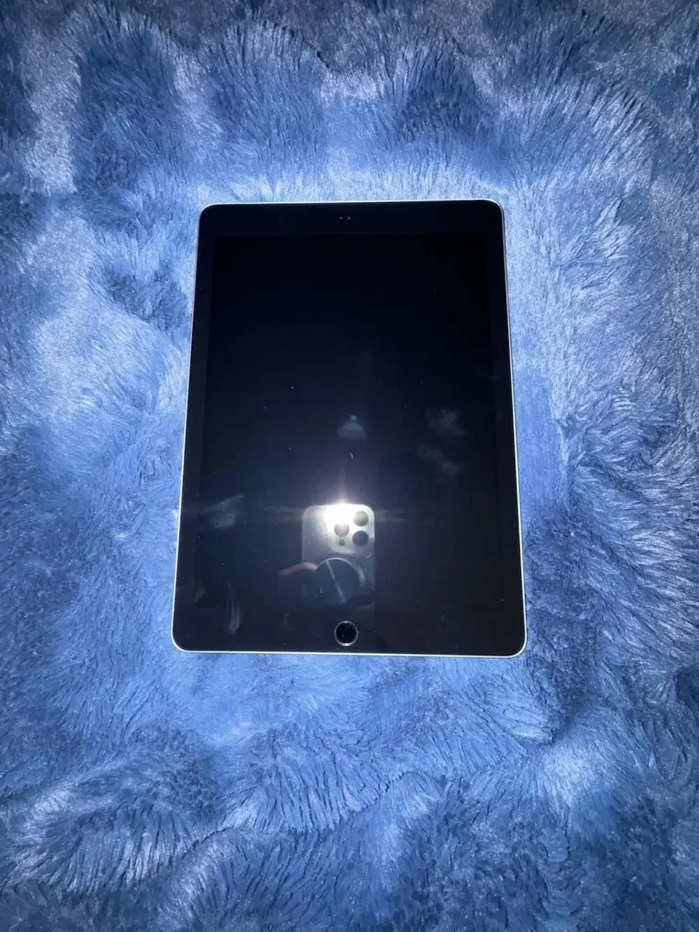 Apple Refurbished Excellent iPad 6th Gen A1954 (WiFi + Cellular Unlocked) 32GB S